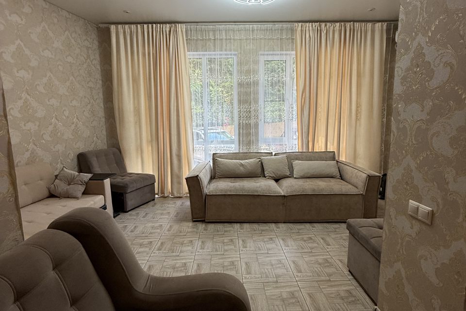 Продаётся 1-комнатная квартира, 42.7 м²
