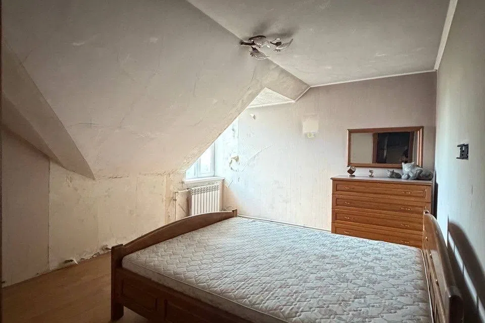 Продаётся 4-комнатная квартира, 106.1 м²