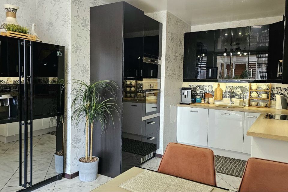Продаётся 3-комнатная квартира, 96 м²