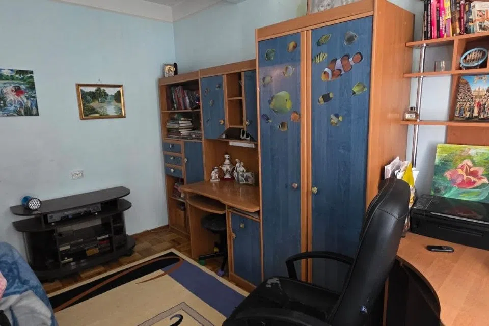 Продаётся 4-комнатная квартира, 63 м²
