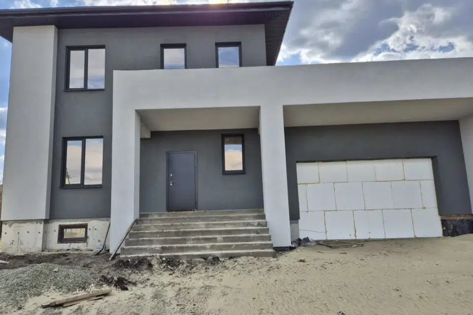 Продаётся 2-этажный дом, 256 м²