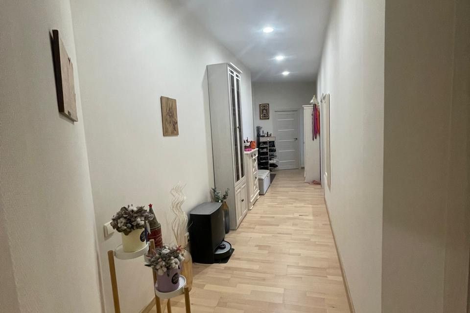 Продаётся 4-комнатная квартира, 134 м²