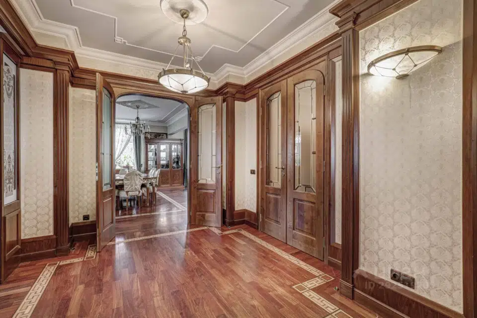Продаётся 5-комнатная квартира, 499 м²