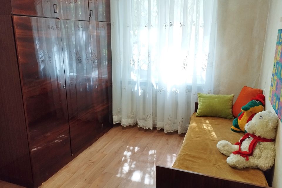 Продаётся 4-комнатная квартира, 98 м²