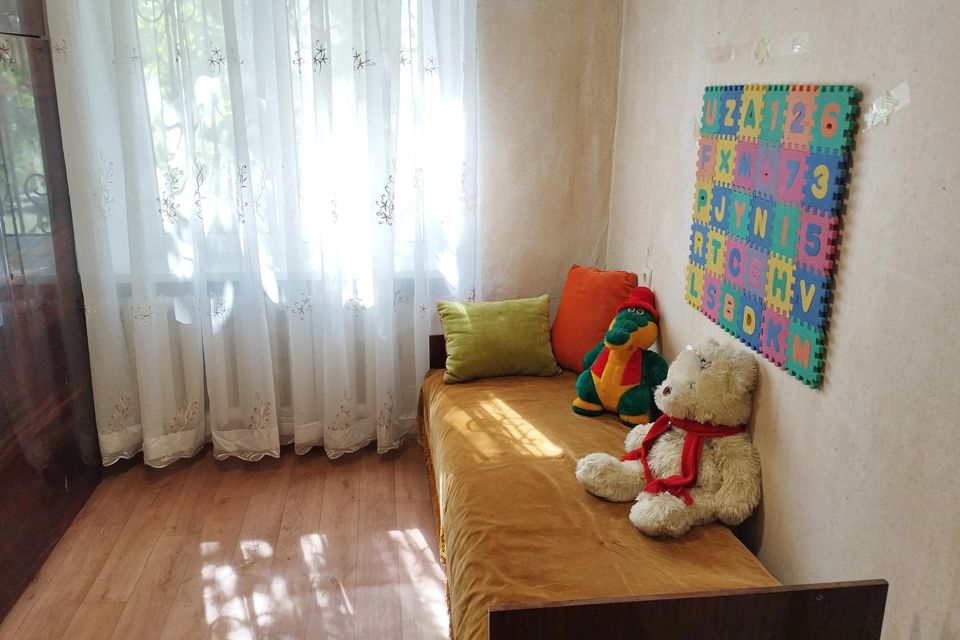 Продаётся 4-комнатная квартира, 98 м²