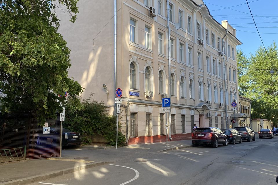 Продаётся 3-комнатная квартира, 105.2 м²