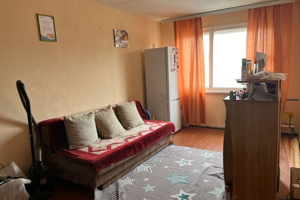 Продаётся 2 комнаты в 3-комн. квартире, 32 м²