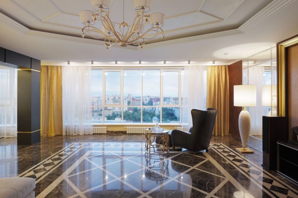 Продаётся 3-комнатная квартира, 191 м²