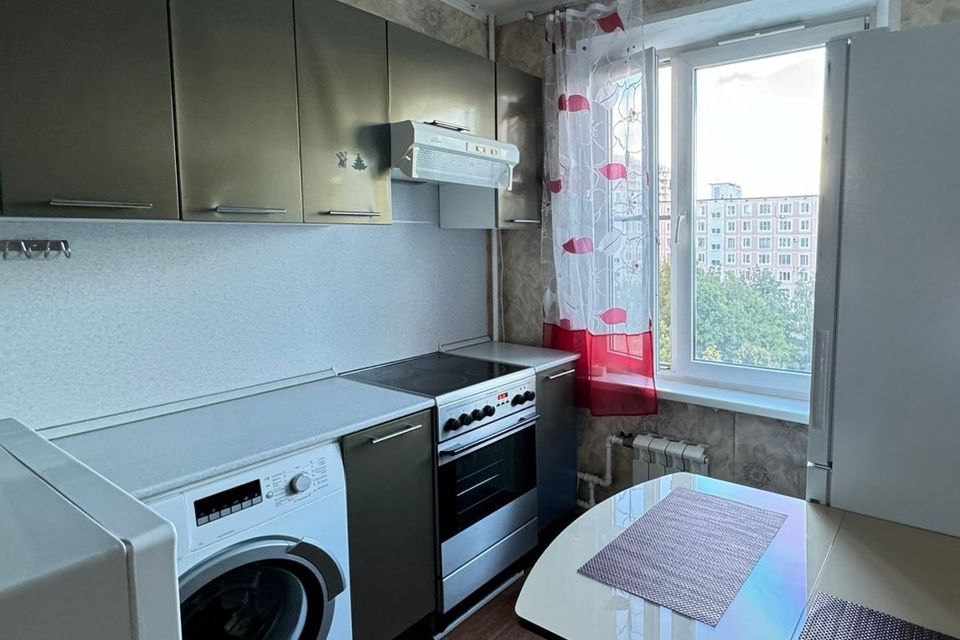 Продаётся 4-комнатная квартира, 62.9 м²