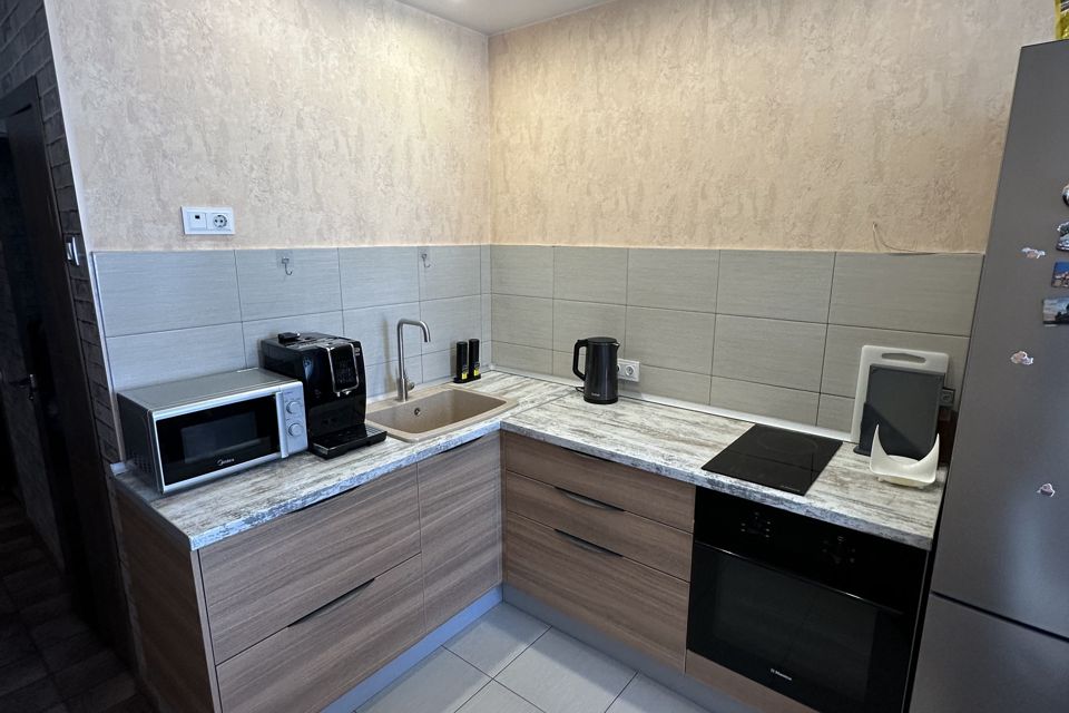 Продаётся 1-комнатная квартира, 42 м²