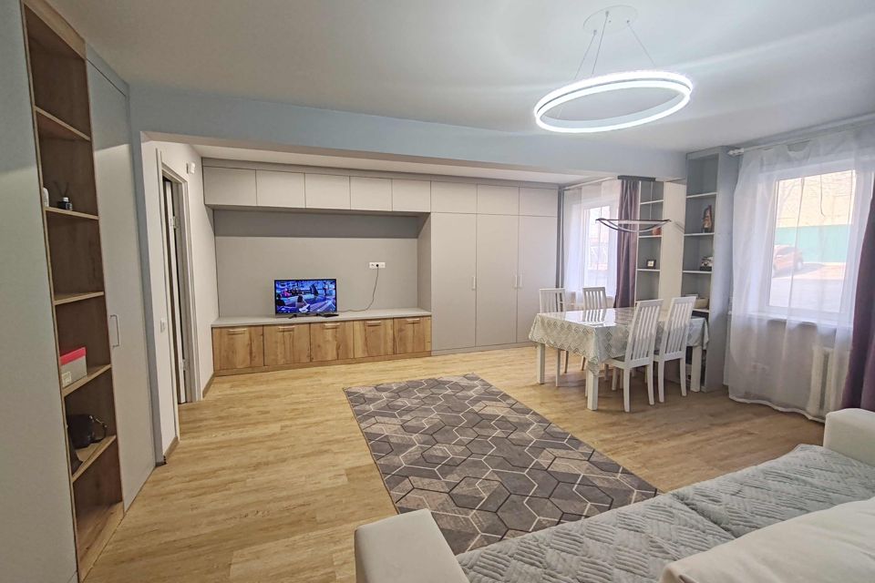 Продаётся 2-комнатная квартира, 58.4 м²