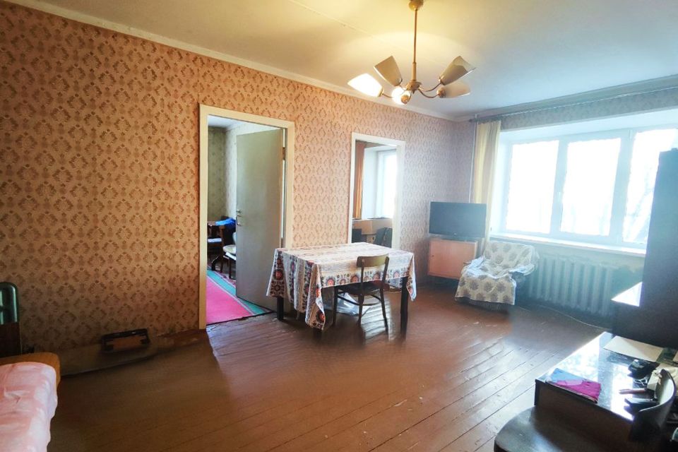 Продаётся 4-комнатная квартира, 61.2 м²