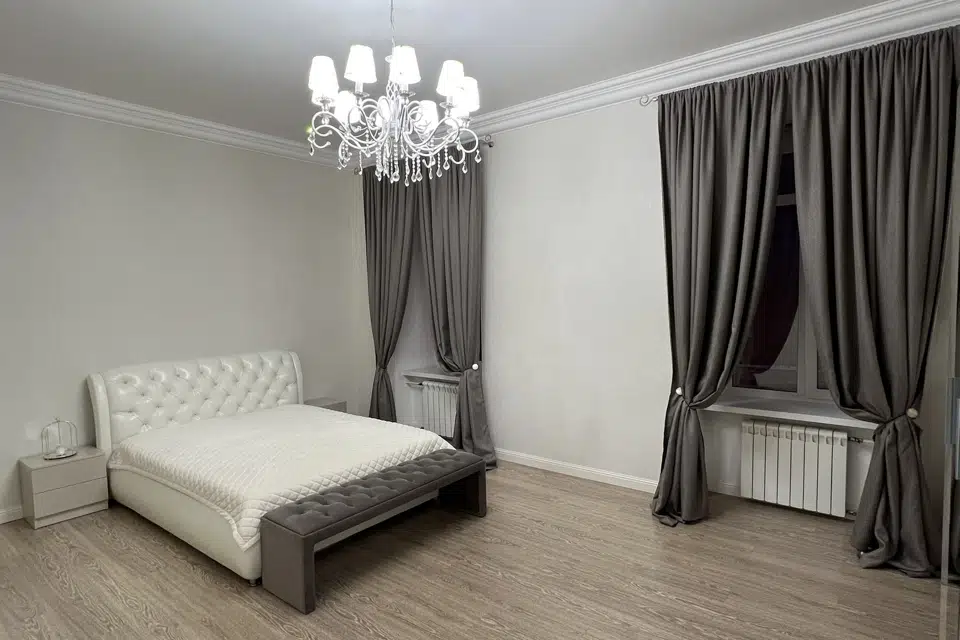 Продаётся 4-комнатная квартира, 131.8 м²