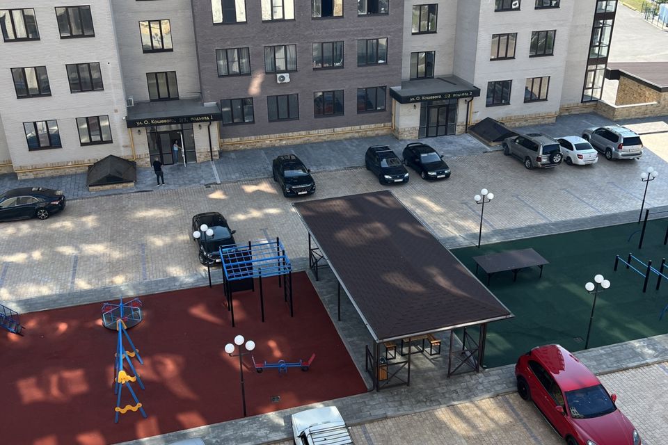 Продаётся 3-комнатная квартира, 107 м²