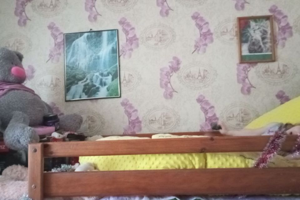 Продаётся комната в 2-комн. квартире, 44.2 м²