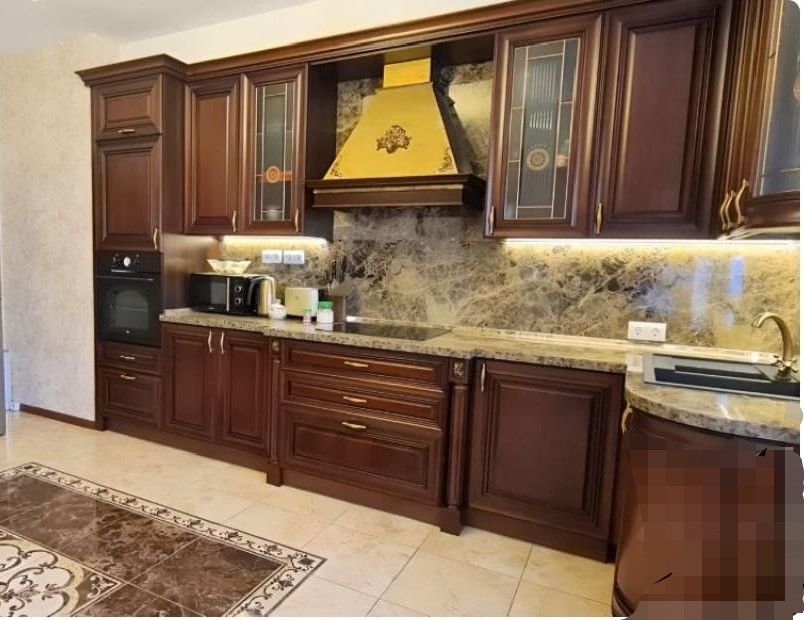 Продаётся 3-комнатная квартира, 111.8 м²