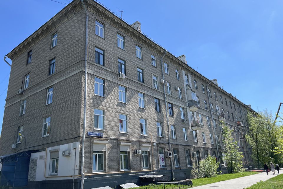 Продаётся 4-комнатная квартира, 103 м²