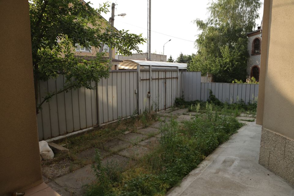 Продаётся 2-этажный дом, 600 м²