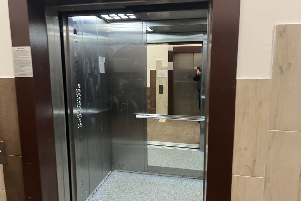 Продаётся 1-комнатная квартира, 53.6 м²