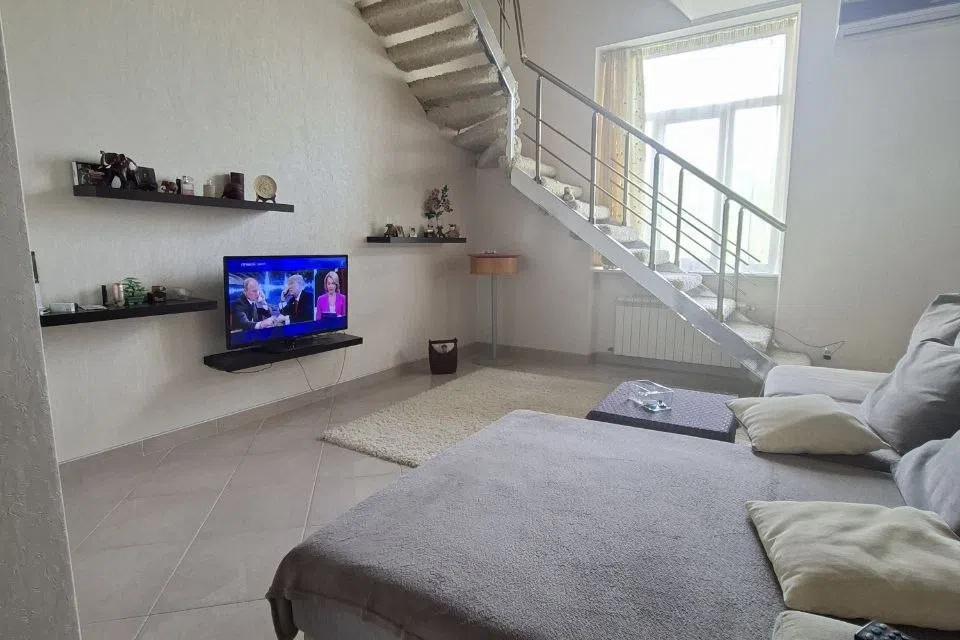 Продаётся 3-комнатная квартира, 123 м²