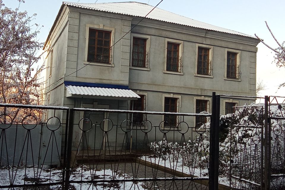 Продаётся 2-этажный дом, 400 м²