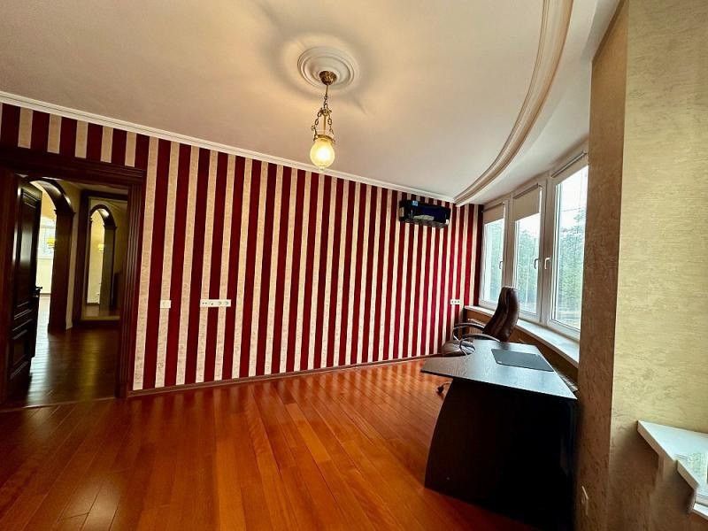 Продаётся 3-комнатная квартира, 125 м²