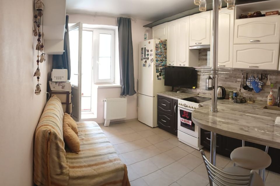 Продаётся 1-комнатная квартира, 42 м²