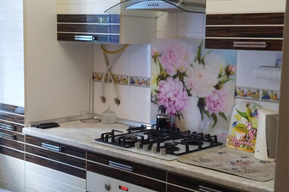 Сдаётся 2-комнатная квартира, 72 м²