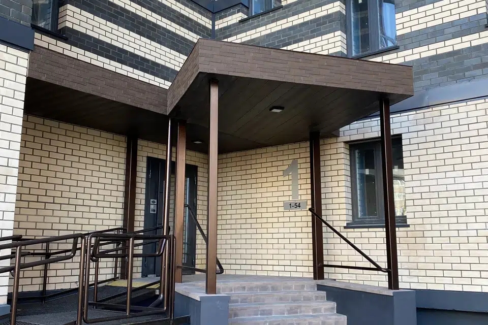 Продаётся 1-комнатная квартира, 42.3 м²