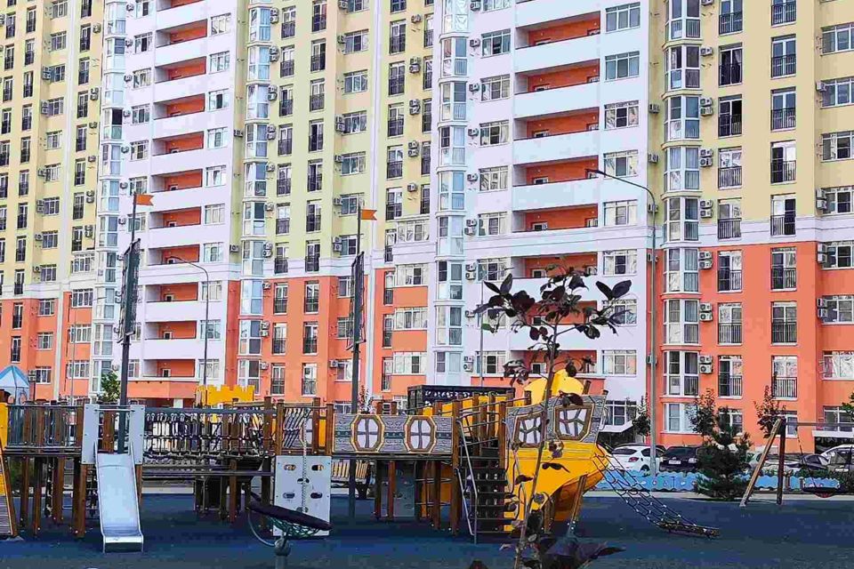 Продаётся 2-комнатная квартира, 65 м²
