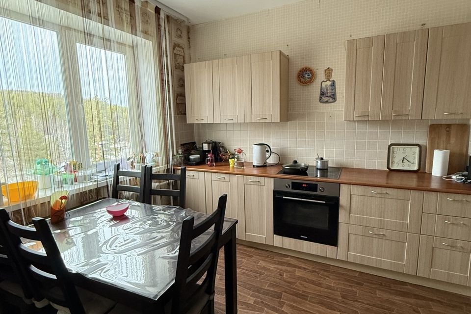 Продаётся 4-комнатная квартира, 98.8 м²