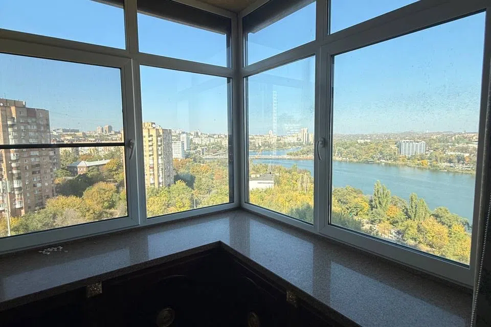Продаётся 5-комнатная квартира, 220 м²