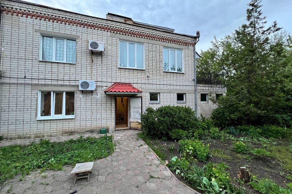 Продаётся 2-этажный дом, 325 м²