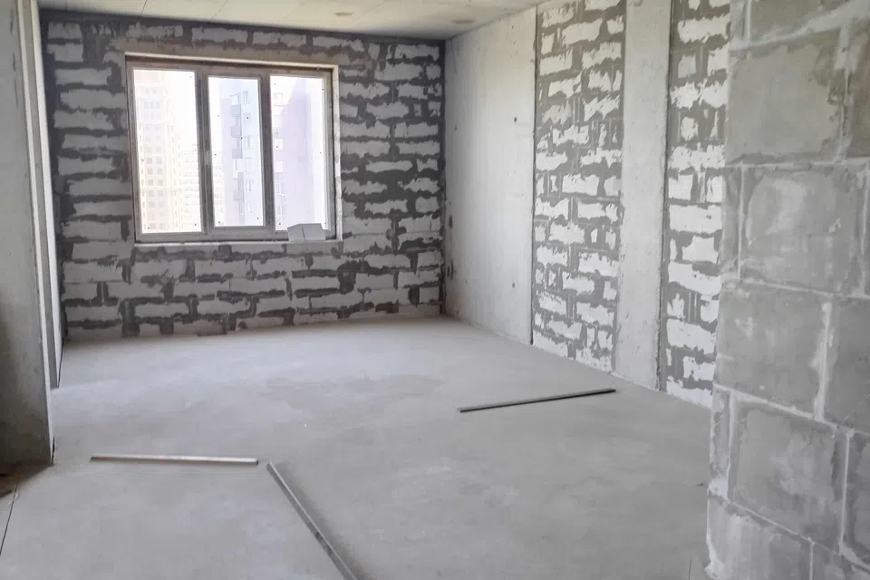 Продаётся 3-комнатная квартира, 137 м²