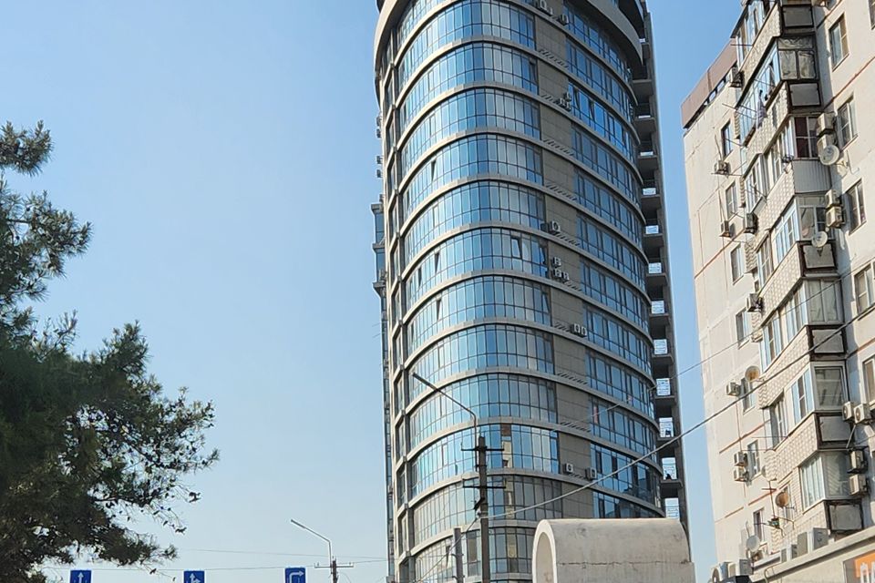 Продаётся 3-комнатная квартира, 123.8 м²