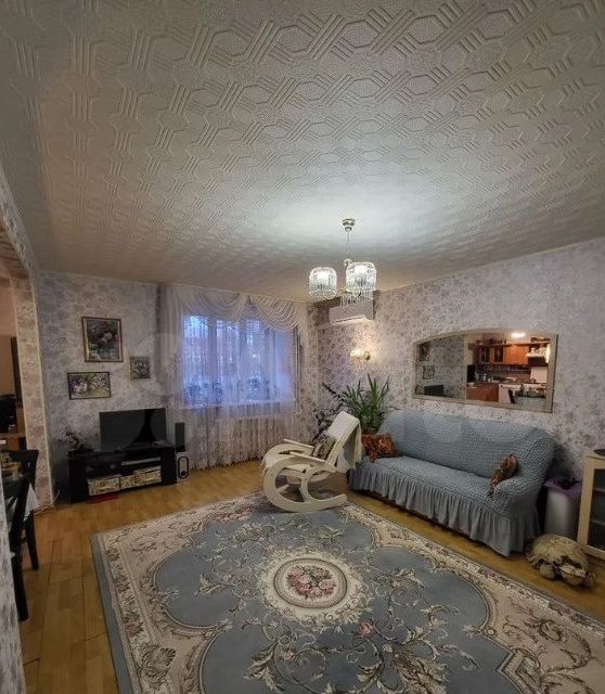 Продаётся 4-комнатная квартира, 132 м²