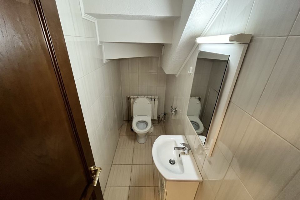 Продаётся таунхаус, 3-эт., 225 м²
