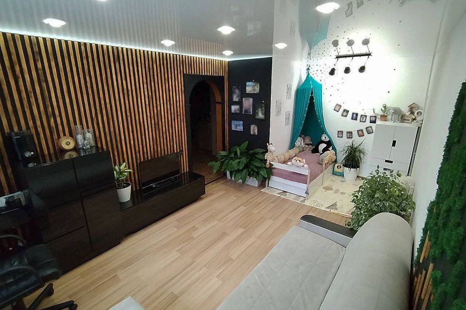 Продаётся 1-комнатная квартира, 42 м²