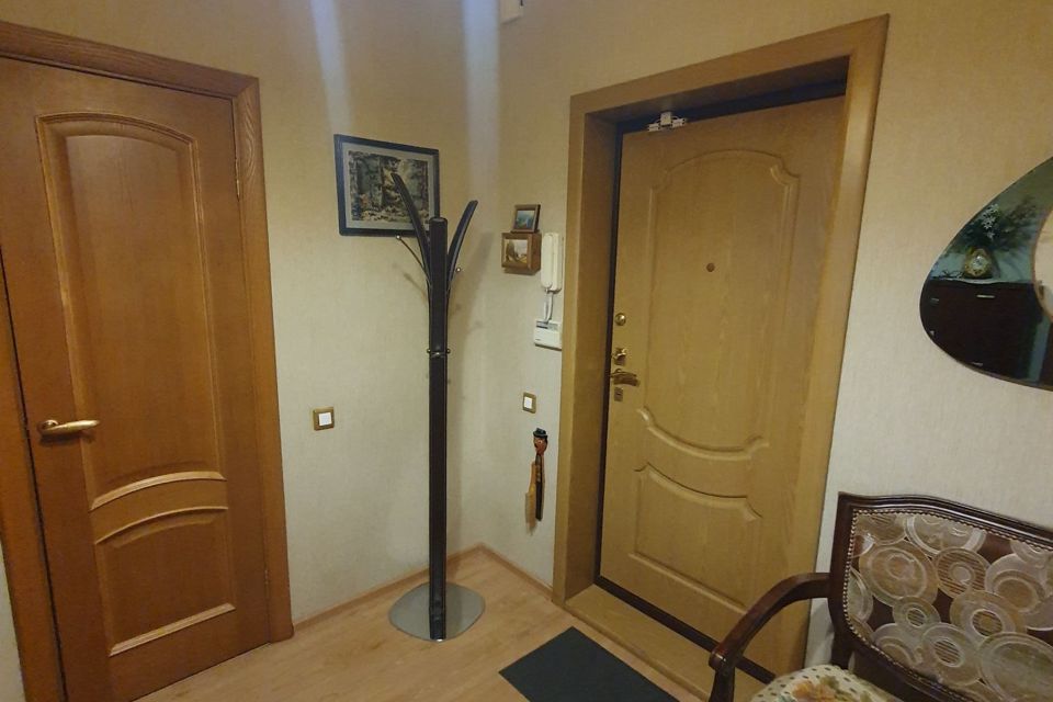 Продаётся 1-комнатная квартира, 57 м²
