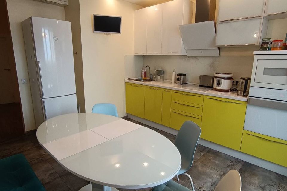 Продаётся 2-комнатная квартира, 76.5 м²