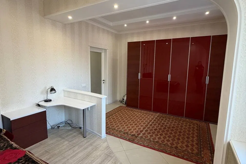 Продаётся 2-этажный дом, 292 м²
