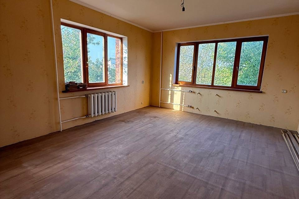 Продаётся 3-этажный дом, 360 м²