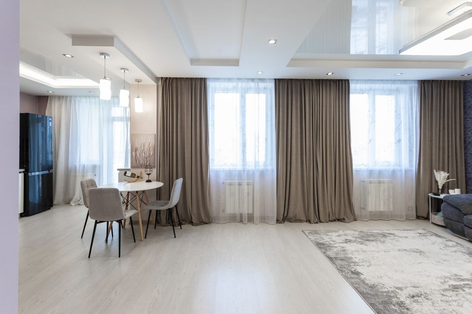 Продаётся 2-комнатная квартира, 94.3 м²