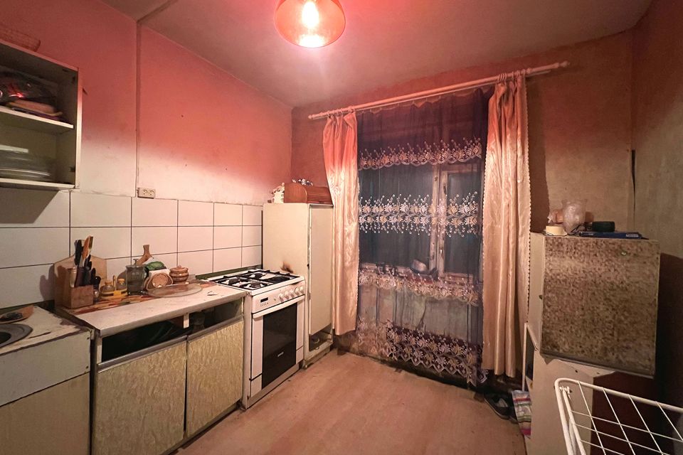 Продаётся комната в 2-комн. квартире, 52 м²