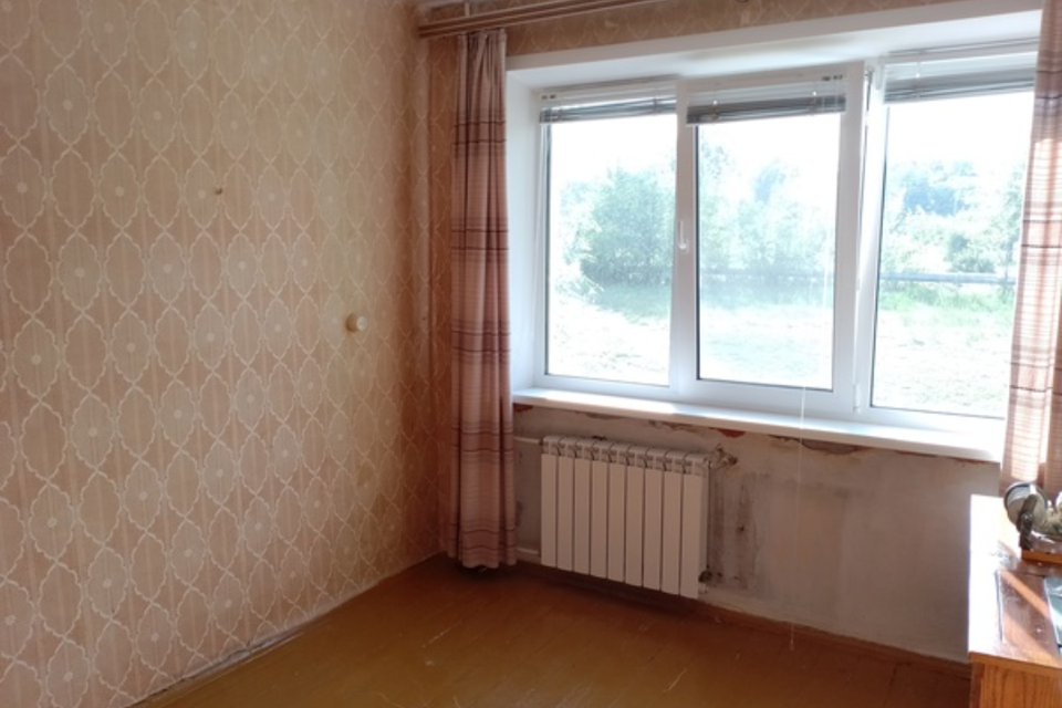 Продаётся 4-комнатная квартира, 61.5 м²