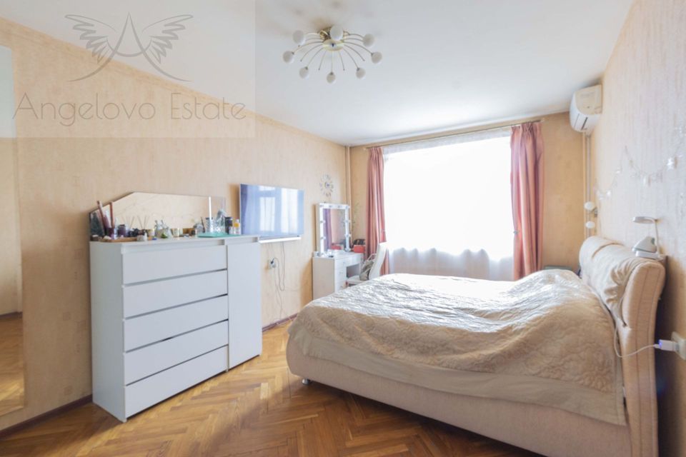 Продаётся 4-комнатная квартира, 102 м²