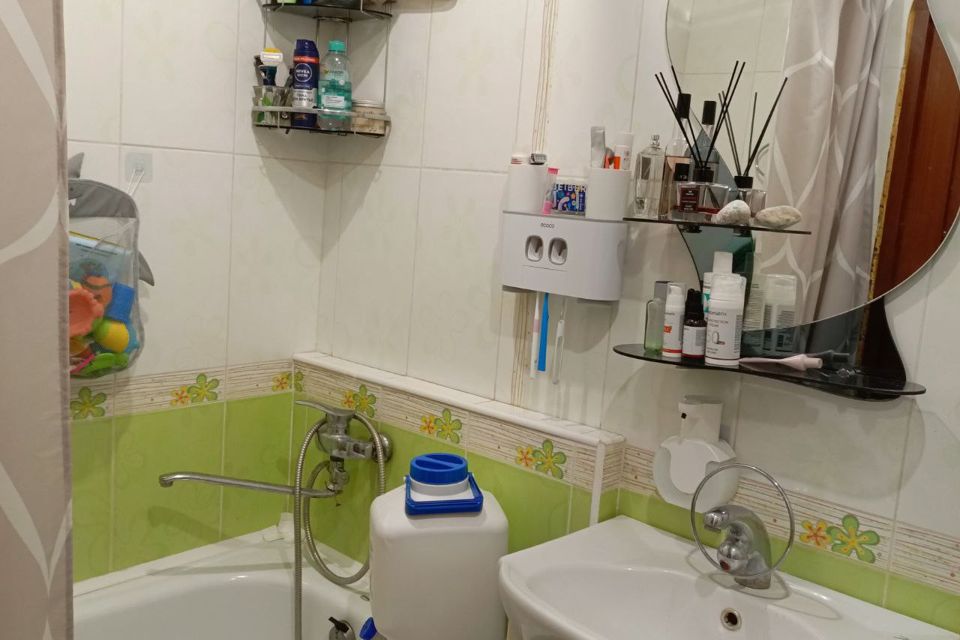 Продаётся 3-комнатная квартира, 54.5 м²