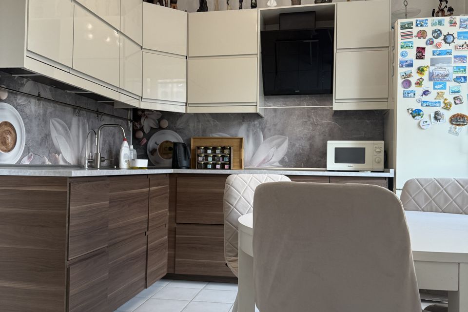 Продаётся 3-комнатная квартира, 93.3 м²