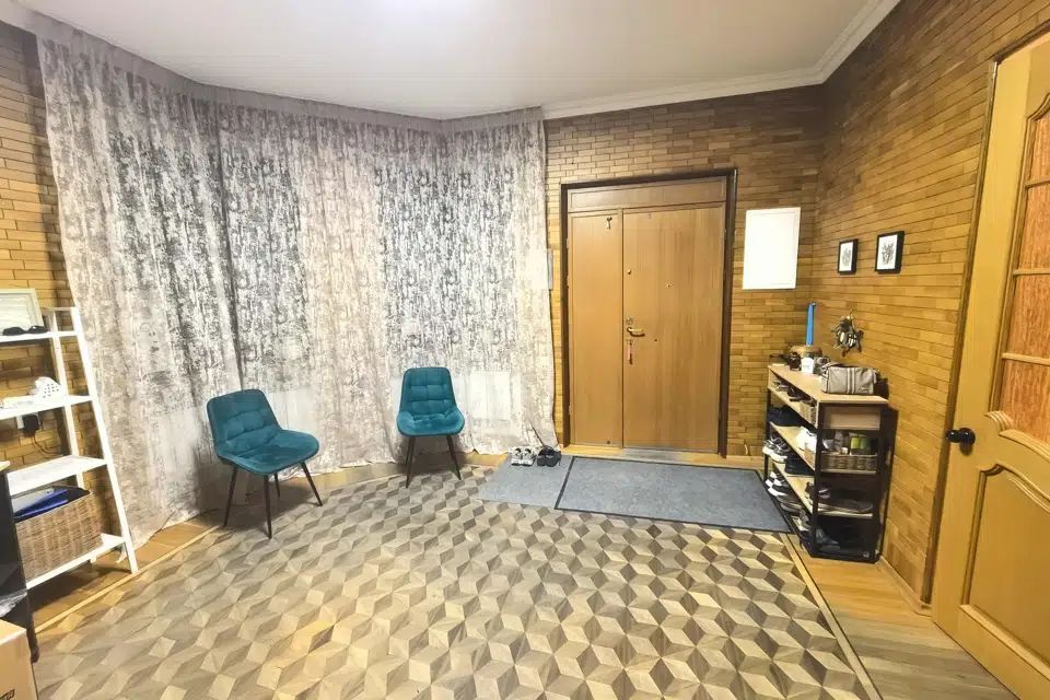 Продаётся 3-этажный дом, 418 м²