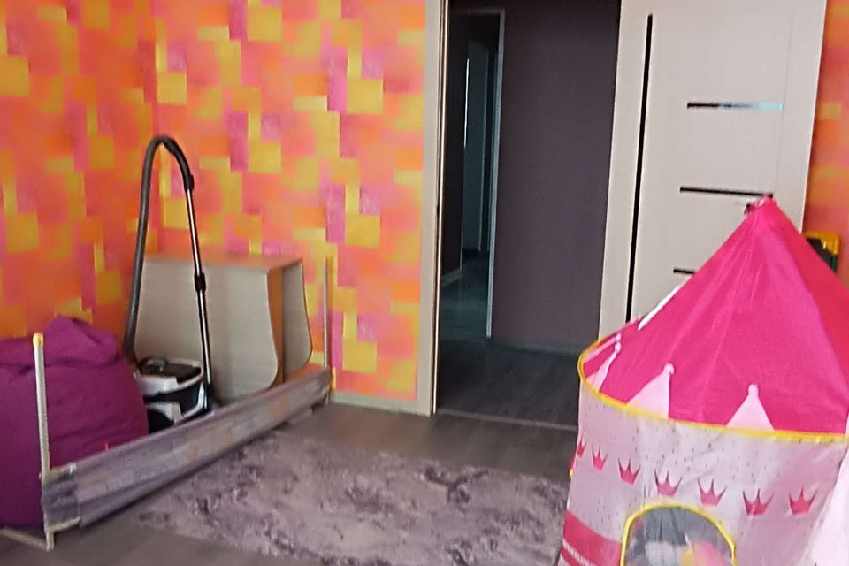 Сдаётся 4-комнатная квартира, 100.5 м²